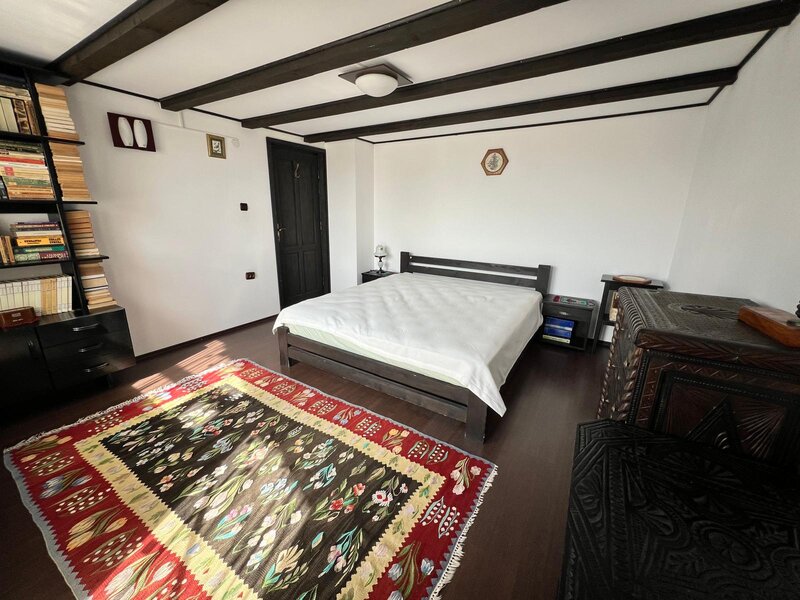 Prahova, casa mare P+1+M- 193 mp construiti, teren 1599 mp, in Brebu