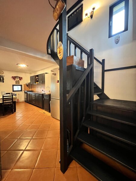 Prahova, casa mare P+1+M- 193 mp construiti, teren 1599 mp, in Brebu