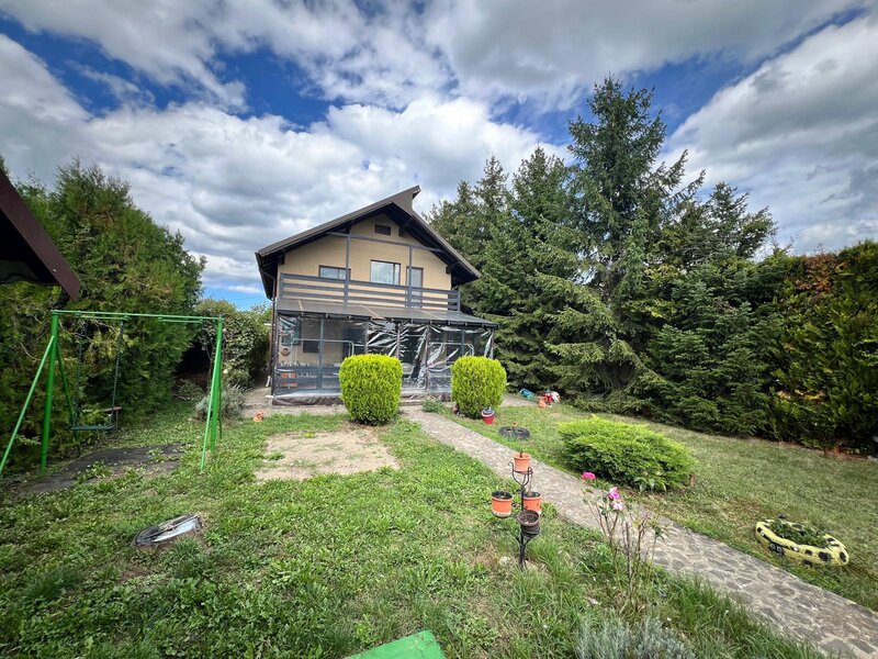 Prahova, casa mare P+1+M- 193 mp construiti, teren 1599 mp, in Brebu